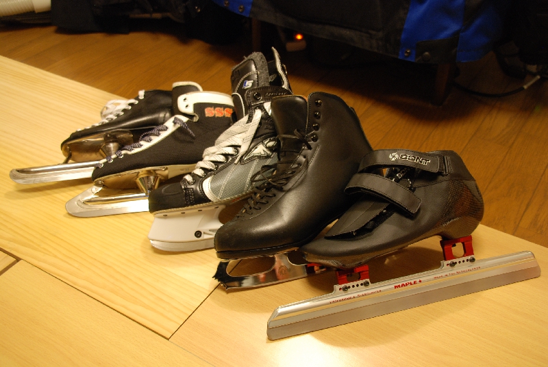 スケート靴の比較（ロングスピード、ショートスピード、ホッケー